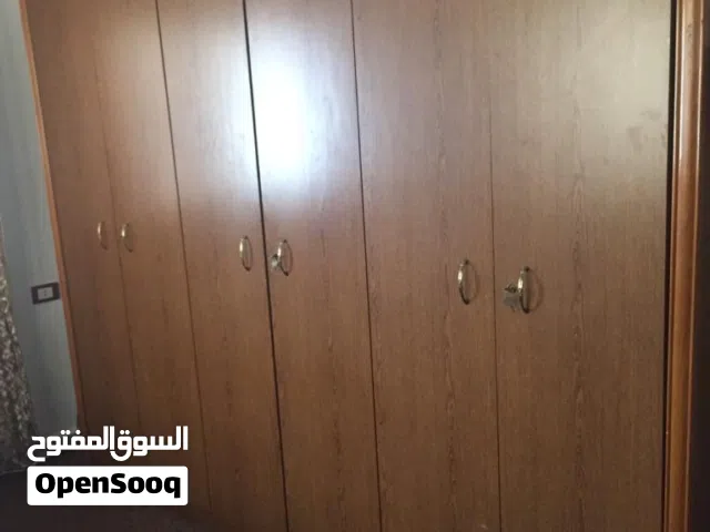 غرفة نوم خشب زان تفصيل في الزرقاء