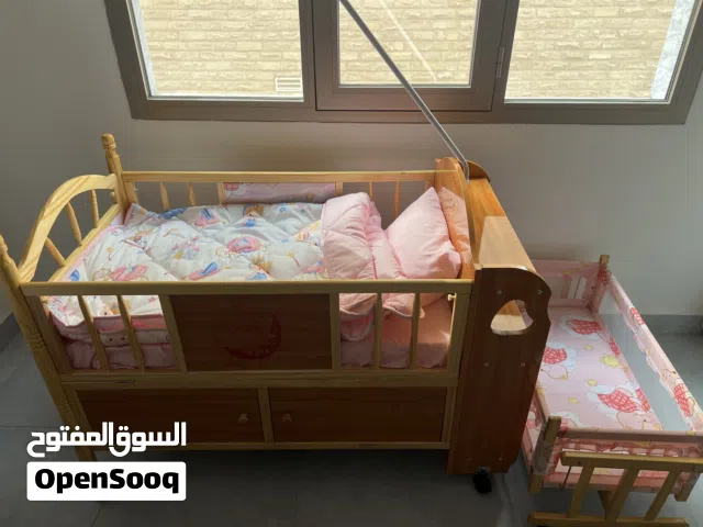 سرير أطفال خشبي جديد... حلم كل أم يتحقق!