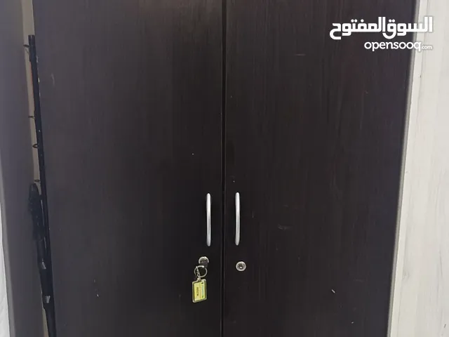 دولاب خشب استعمال خفيف