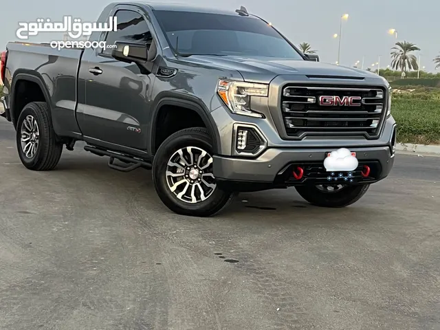 Used GMC Sierra in Sharjah