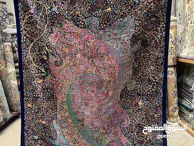 سجادة حرير قم الإيرانية يدوية تصميم كوني نادر 90 عقدة