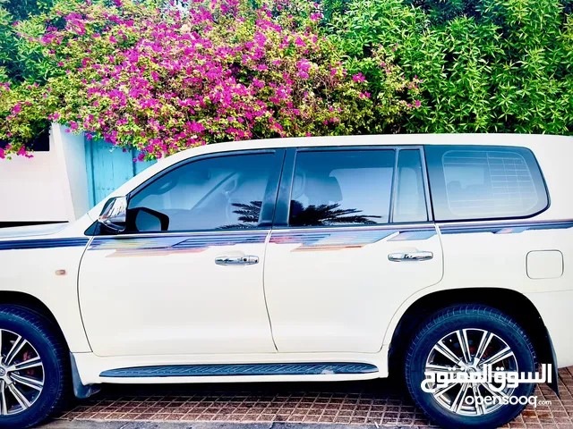 Toyota Land Cruiser 2008 V6 GXR – Premium Condition تويوتا لاند كروزر 2008 V6 GXR – حالة ممتازة