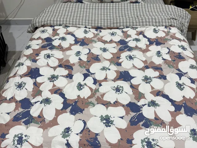 سرير نوم للبيع