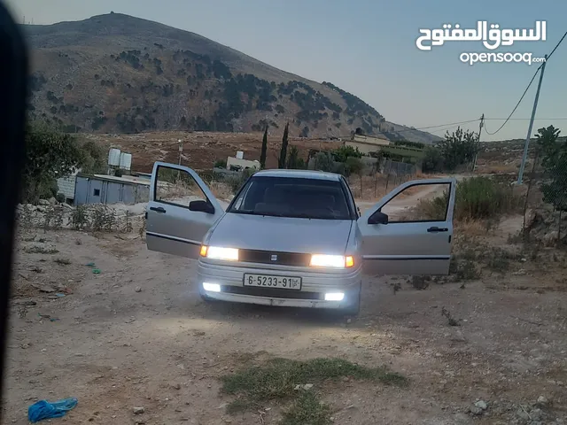 سيارة توليدو 1600 بنزين
