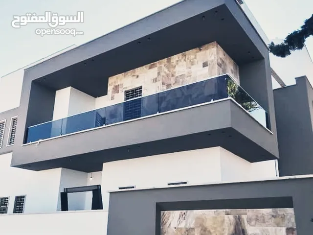 1400m2 More than 6 bedrooms Villa for Sale in Tripoli Al-Nofliyen