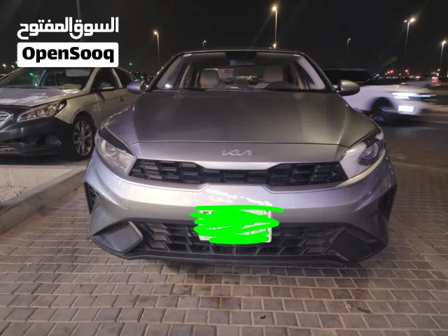 2023 كيا سيراتو Standard