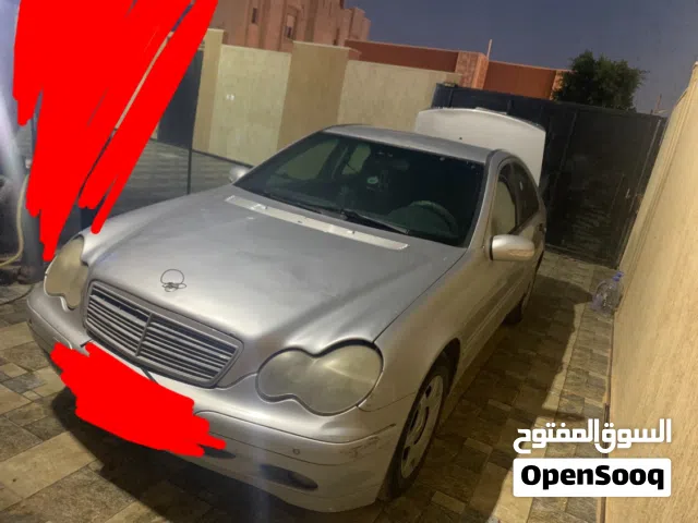 2004 مرسيدس بنز الفئة-C C 180
