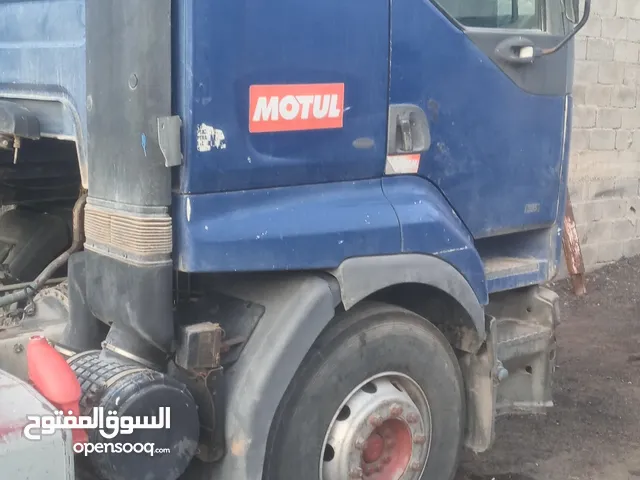 Chassis Renault 2005 in Gharyan