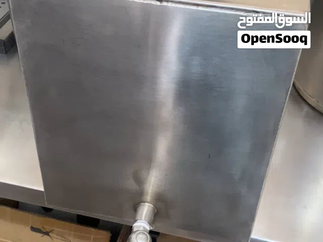 عدة مطعم مستعملة بحالة الجديد