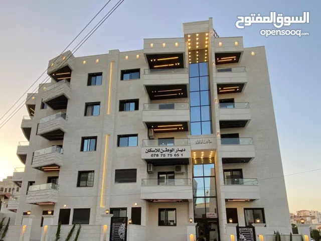 شقة مع روف 220م مع ترس 100م حول الروف في ابو علندا اسكان الكهرباء بسعر مميز