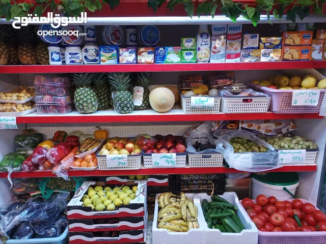 سوبر ماركت سورية وملحمة مجهزة كامل ع الشارع الرئيسي للبنك متوفرة داخل برج 18طابق