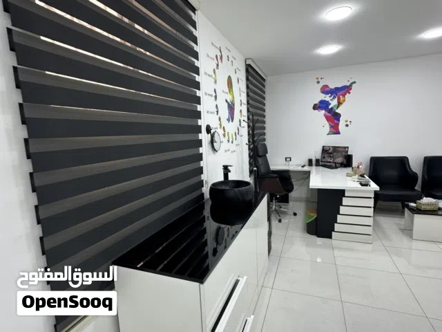 للبيع او الإيجار – مجمع طبي جاهز ومشغّل في عمان / ماركا – شارع الحزام