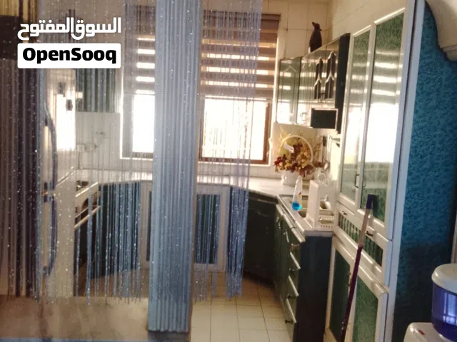 شقة واسعة للايجار مفروشة أو فارغة
