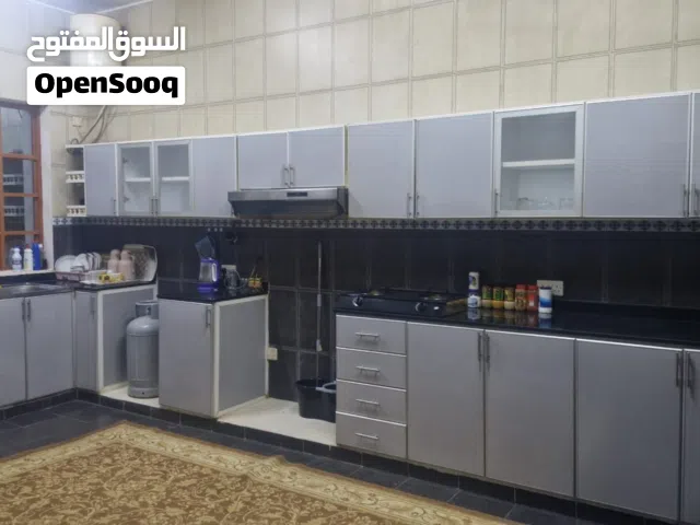 سكن غرف مفروشه بالكامل فرش جديد و نظيف كل غرفه بها حمام خاص شامل كل الفواتير بجوار شاطئ السيب 120