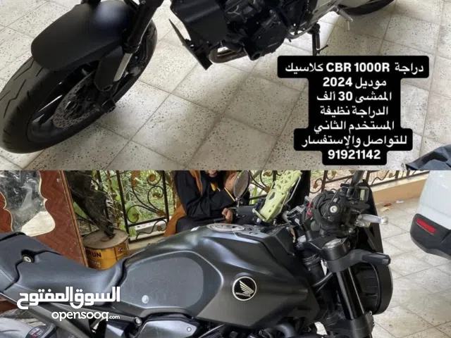 هوندا CB1000R 2024 مستعملة دراجة رياضية قوية بحالة ممتازة