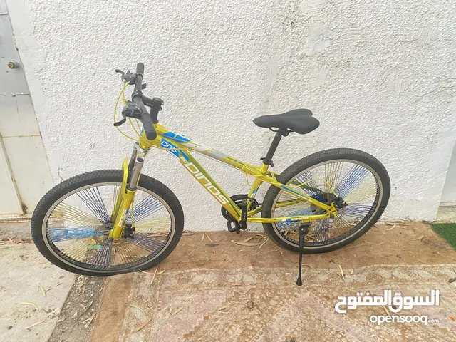 سيكل اخو الوكاله مستعمل 3 اشهر بس ما فيو خراب كثير بس التاير و الدواسه قابل لتفاوض حياكم الله