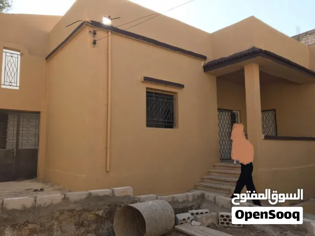 فرصة للاستثمار او السكن! بيت للبيع في الأشرفية – بجانب مستشفى البشير!