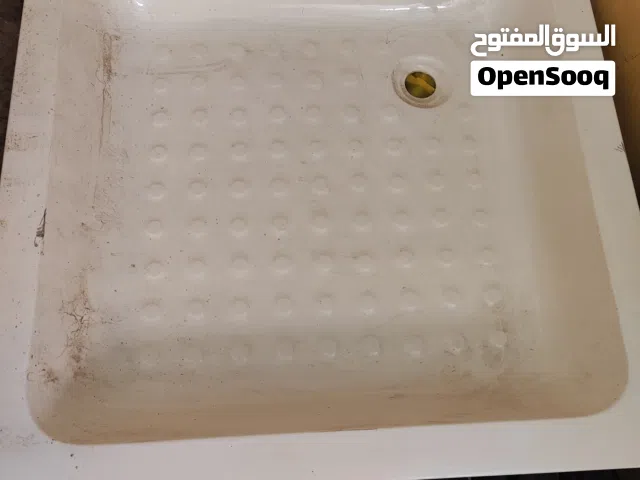 حوض استحمام جديد لم يستعمل.