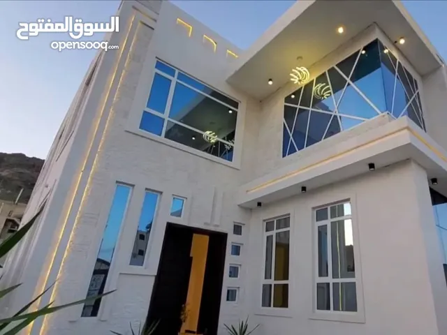 فله مفروشه دورين ملكي في صنعاء ارقاء احياء الاصبحي أفخر فله مفروشه ملكي اول ساكن قريب من كل الخدمات