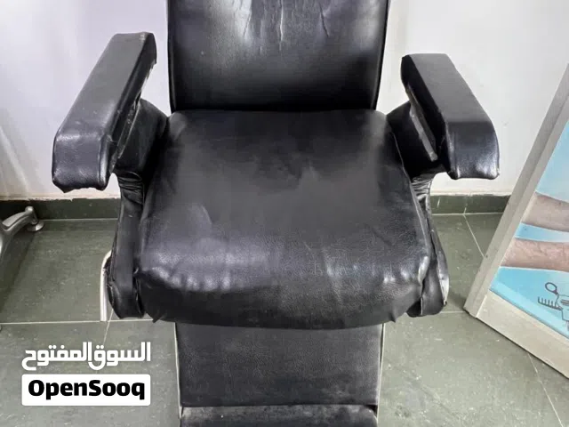 كرسي حلاق للبيع نضيف