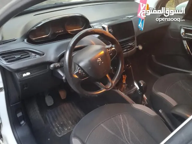 بيجو 208 2015