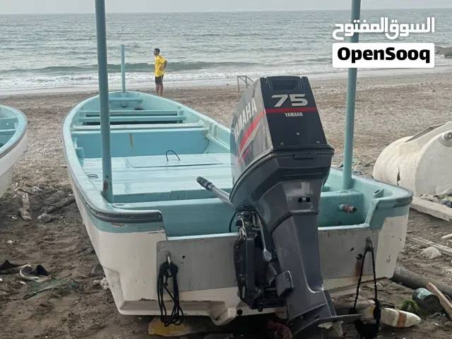 للبيع قارب 23مصنع لاشكوه مع مكينه 75