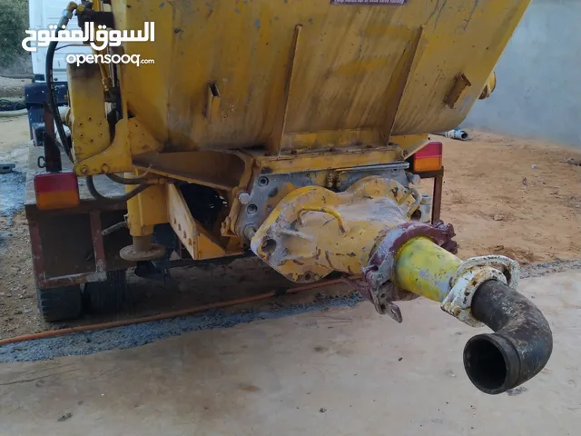 بنب على سيارة مرسيدس كان مجرور حولناه متحرك ألماني الصنع محرك ديوس 4بسطوني القوة 60 بحالة جيدة