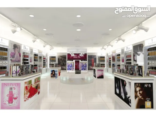 محل للايجار فى مصر الجديدة  فى موقع مميز بجوار براندات عالمية مساحته 100 متر  مرخص تجارى واجهة 6 متر