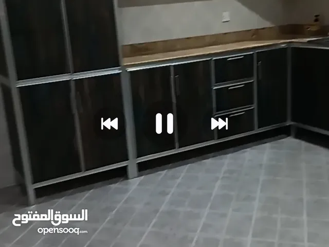 شقه متميزه بسلوي للإيجار أول ساكن متوفر 4غرف و5 غرف