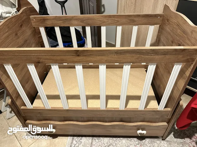 تخت اطفال مستعمل بحاله الوكاله