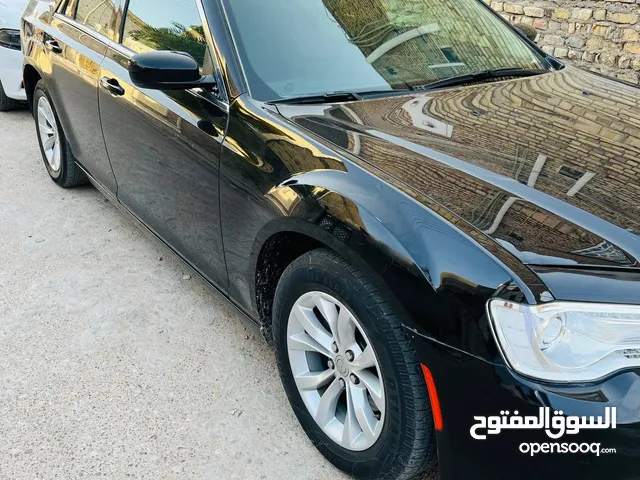 Used Chrysler 300 in Dhi Qar