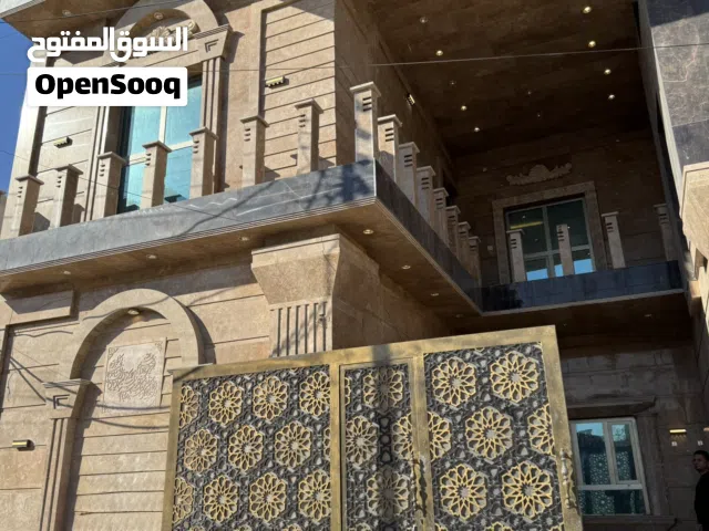 بيت مميز للبيع في الطويسه قرب العروسه ع شارع عريض 20 متر