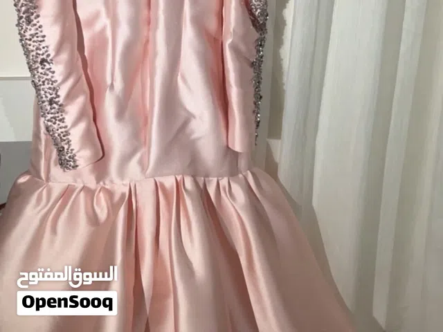 فستان وردي