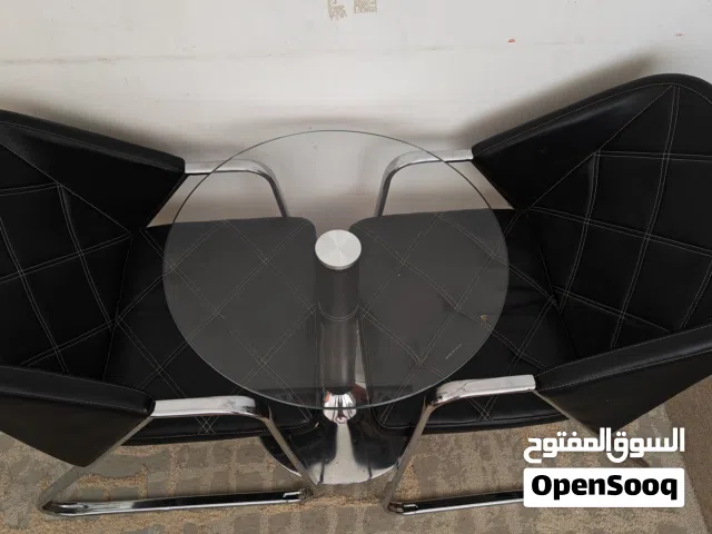 2 كرسي + طاولة بحاله جيده جدا