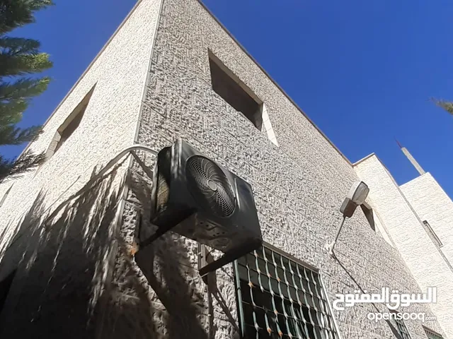 192 m2 More than 6 bedrooms Townhouse for Sale in Amman Al Bnayyat