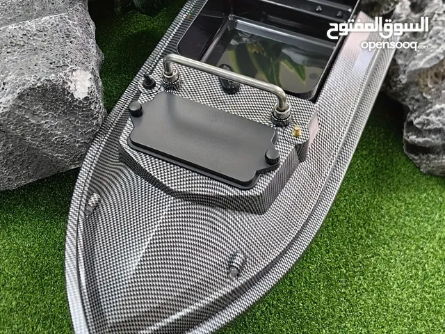 قارب صيد وطعوم