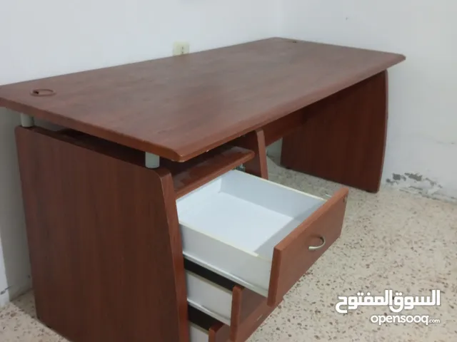 طاولة مكتبيه مشاالله