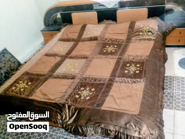 للبيع غرفه نوم ملكي خارجي ايطالي جلد بسعر 70 ألف ريال عرطه
