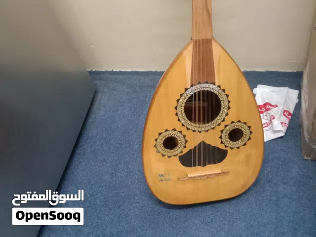 عود مصري محمد امين حجم كبير قديم ممتاز جدا صوت شرقي بحت......................  ...........         .