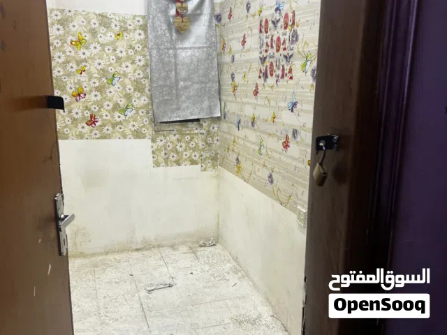 غرفه خدامه للايجار 55 دينار الشقه نضيفه