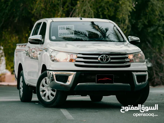 TOYOTA HILUX Excellent Condition White 2018