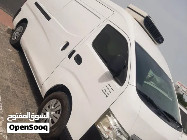 باص مقفل نيسان في ثلاج