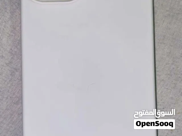 Apple iPhone 13 128 GB in Al Dakhiliya