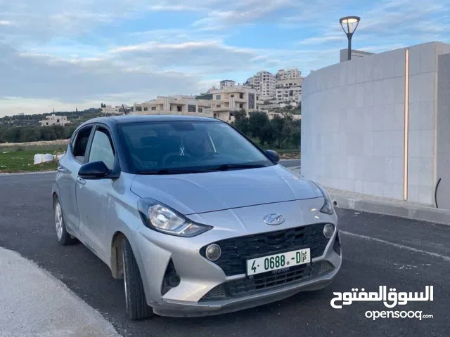 هونداي i10  لون رمادي السياره  بحاله ممتازه