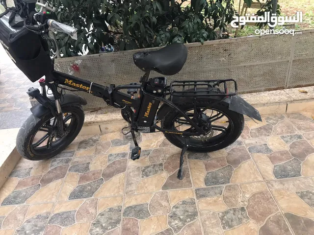 ( للبيع والسعرع ناااار)نوع البسكليت ماسترو 2023 الشاحن اصلي بركات زيت كلشي في اصلي السعر 2300 للمعني