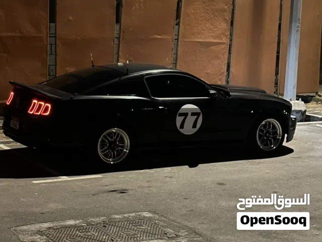 2013 فورد موستانج Standard V6