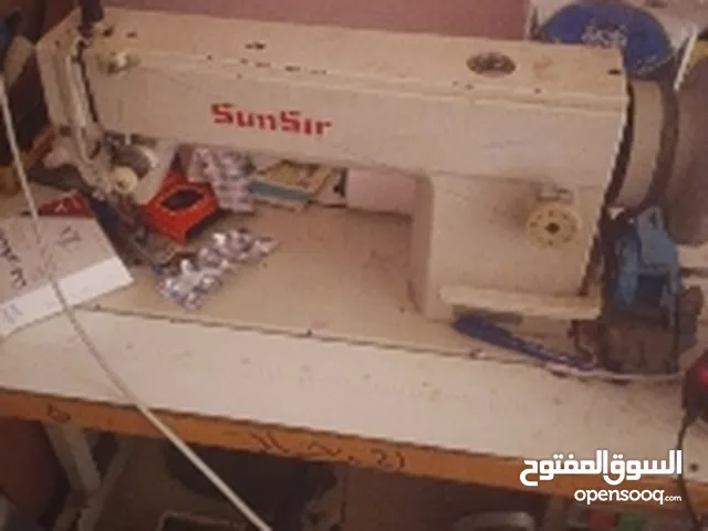 ماكينة خياطة