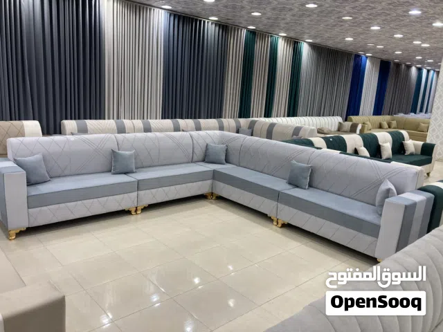 تخفيضات على اطقم جلوس. سعر الطقم 115 ريال ومتوفر اثاث مختلف باسعار مختلفه