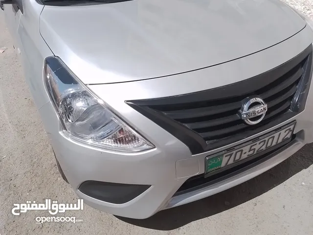 Sedan Nissan in Amman