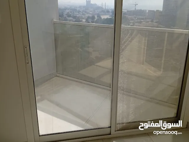 مياده للايجار السنوى في الرميله غرفتين وصاله بلكونه موقع متميز وحيوي